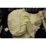 Extremely large lace cloth/textile