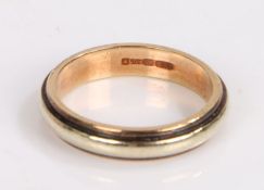 9 Carat Gold ring, ring size P, gross weight 4.5g