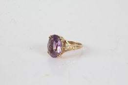 9 carat gold and amethyst set ring, ring size N, 3.6g