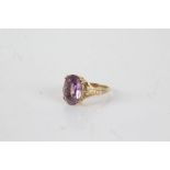 9 carat gold and amethyst set ring, ring size N, 3.6g