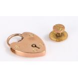 9 carat gold padlock clasp, 9 carat gold dress button, 4.7g (2)