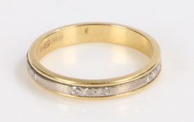 18 Carat Gold and white Gold band, gross weight 2.6g