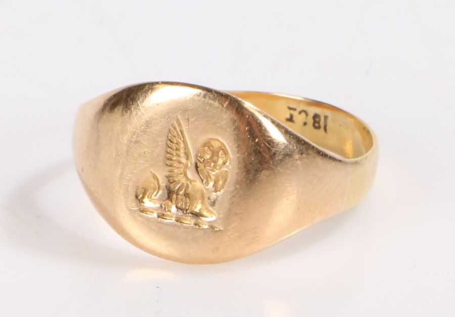 18 carat gold signet ring, the head engraved with a sphinx, ring size Q 3.6g