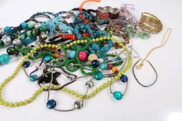 Collection of costume jewellery to include bracelets and necklaces - 13.08.21 VENDOR TO COLLECT