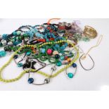 Collection of costume jewellery to include bracelets and necklaces - 13.08.21 VENDOR TO COLLECT