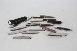 Collection of various penknives (18)