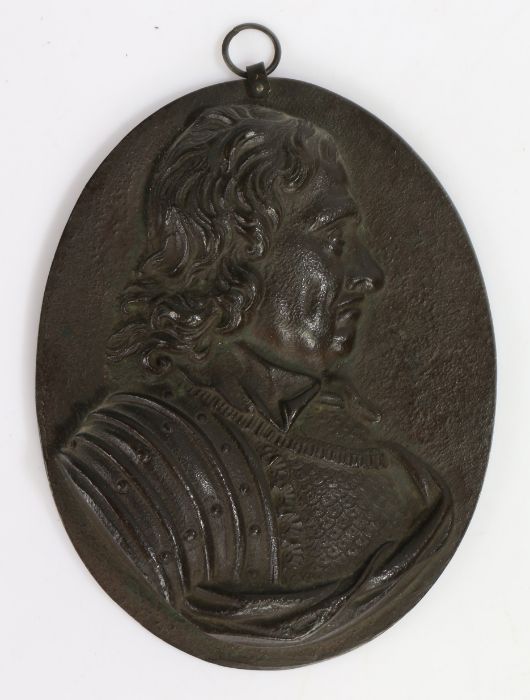 Cast metal plaque depicting Oliver Cromwell in profile, 10cm wide, 13cm high