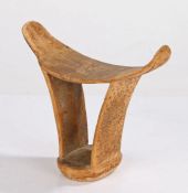 Boni headrest, Somalia, the arched top above weave curved sides and oval base, 15.5cm high