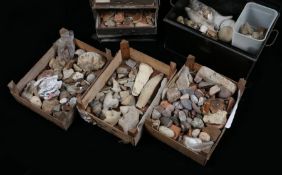 Geology interest, a collection of rock samples, to include flints, fossils, rock samples etc. (qty)