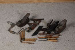 Collection of various tools, to include woodworking planes, mortice gauge, chisels, boxwood rules