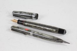 Parker 'Royal Challenger' fountain pen and matching propelling pencil (2)