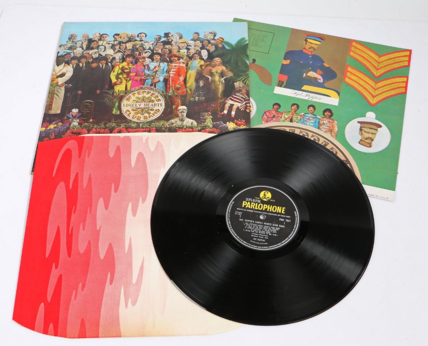 The Beatles - Sgt. Peppers Lonely Hearts Club Band (PMC 7027). First pressing with red and white