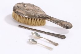 Silver, various dates and makers, to include hairbrush, comb handle, two teaspoons (4)