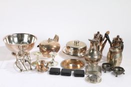 Silver plated ware, to include two chocolate pots, toast rack, chamber stick, snuffer and tray, bowl