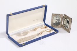 Argento silver handled fish serving knife and fork, stamped 800, with original box, together with