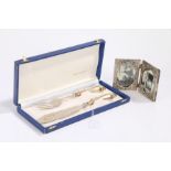 Argento silver handled fish serving knife and fork, stamped 800, with original box, together with