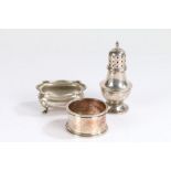 Victorian silver pepperette, Sheffield 1896, maker Walker & Hall, of baluster form, George \v silver