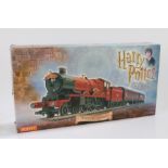 Hornby 00 gauge Harry Potter Hogwarts Express train set