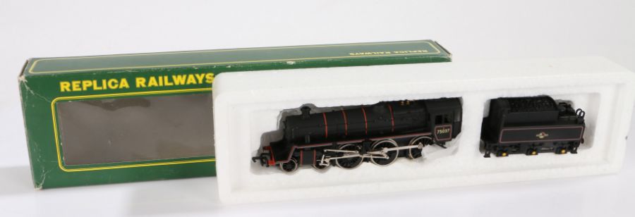 Replica Railways 11033 Standard Class 4 BR Black 75037 Loco, boxed with instructions