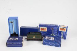 Hornby Dublo track accessories, to include D2 Signals Double Arm Upper Quadrant, ES6 Colour Light