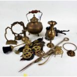 Mixed brass and metalware, to include horse brasses, kettle, hand bell, boot pull, vases etc. (qty)