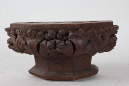 19th Century oak bracket, carved with foliage, 31.5cm wide