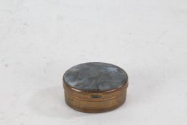 Georgian moss agate and gilt metal mounted snuff box, of oval form, 4.5cm wide