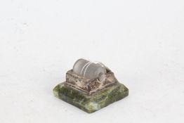 Edwardian serpentine and silver mounted stamp damper, London 1904, 7.5cm wide