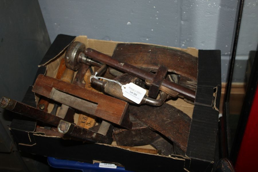 Collection of various tools, to include woodworking planes, mortice gauge, chisels, boxwood rules