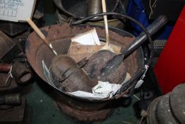 Early 20th Century coal scuttle with shovel in black, with contents