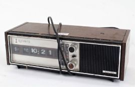 Oscar 73 wooden cased clock radio, 34cm wide