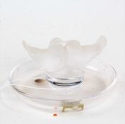 Lalique crystal glass dish, centred with two frosted glass birds, 9.5cm diameter