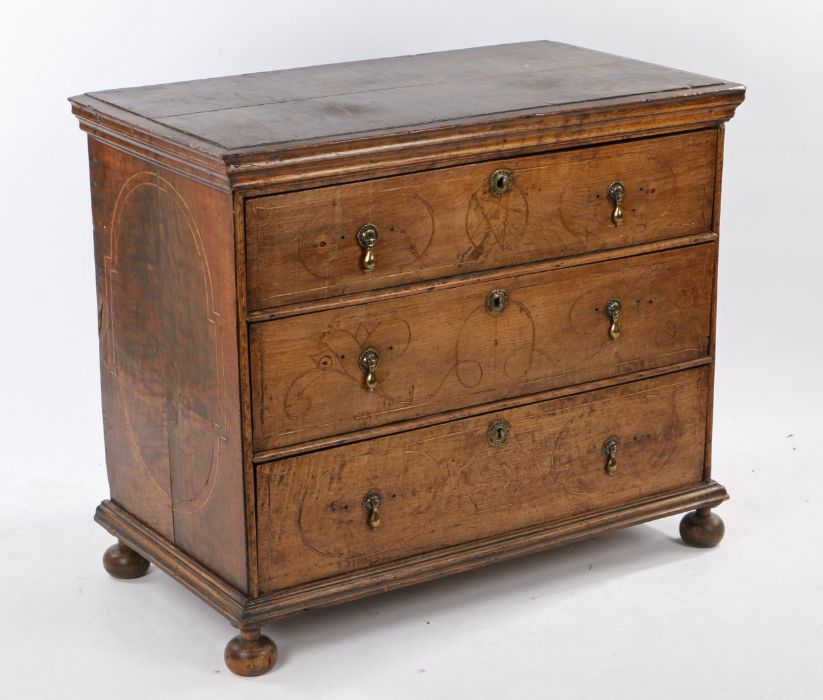 English oak and fruitwood inlaid chest of drawers, circa 1700/1720 the rectangular top above a - Image 4 of 10