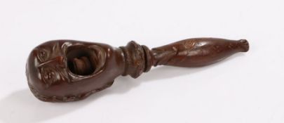 Rare and amusing 18th Century treen Nut Cracker, the head carved in the form of a man with a wide