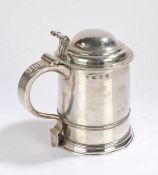 George I silver lidded tankard, London 1725, maker Edward Vincent, the domed lid with assay marks to