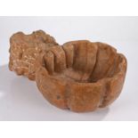 Late 17th/early 18th Century Italian marble Holy Water Stoop/font, the scallop edge deep bowl with a