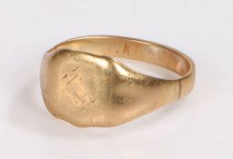 Gentleman's 10 carat gold signet ring, the square head rubbed, ring size V, 4.3g