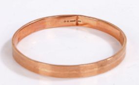 9 carat gold bangle of large proportions, diameter 8cm gross weight 17.0 grams