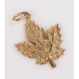 14ct gold maple leaf pendant, 2.2g