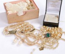 collection of simulated pearls to include bracelets and necklaces (Qty)
