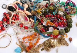 Collection of costume jewellery, to include bead necklaces, bracelets, brooches etc. (qty)