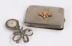 Pocket watch attached to a brooch together with a cigarette case (2)