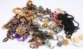 Costume jewellery to include bead necklaces, brooches, pendants etc. (qty)