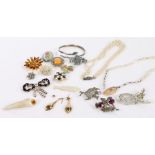 Collection of costume jewellery to include brooches simulated pearl necklace and other necklaces (