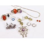 Collection of white metal jewellery to include a white metal and agate ring, amethyst ring ect (