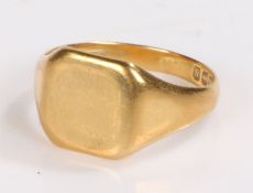 18 carat gold signet ring, 5.9 grams