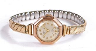 Accurist 9 carat gold ladies wristwatch, the signed silver dial with Arabic numerals and