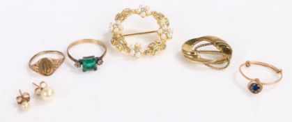 Three yellow metal rings together with a pair of pearl ear studs and a 14 carat plated brooch (6)