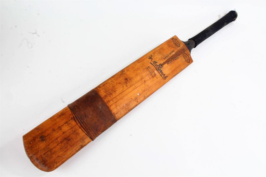 Gunn & Moore 'The Autograph' cricket bat, 87cm long