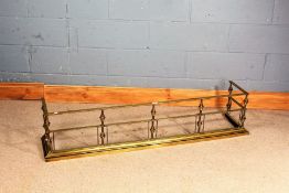 George III style brass fire fender, with knopped columns, 139cm long